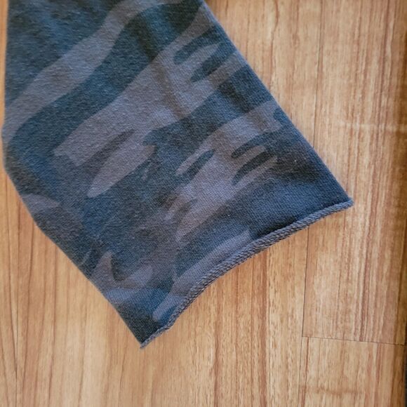 Sanctuary Sweater Sweatshirt Women Large Green Camo Lace Up Neck Everyday Casual - Picture 6 of 12